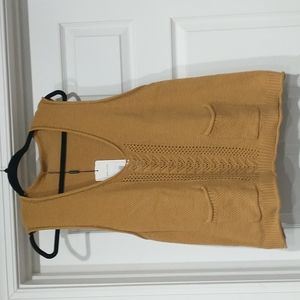 NWT mustard woven loose fit sweater-vest